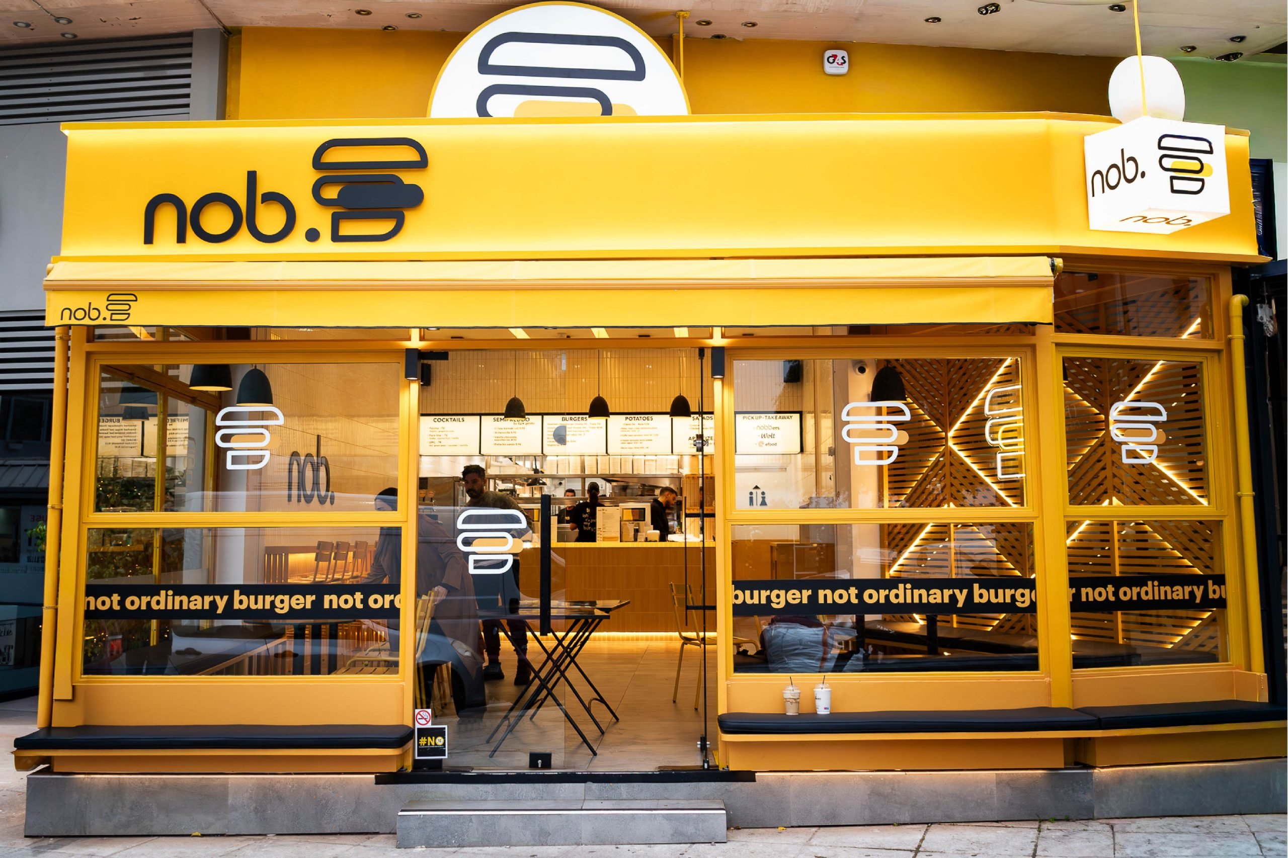 Nob.Burger: Το street food που μεταμορφώνει την εμπειρία σε premium ...